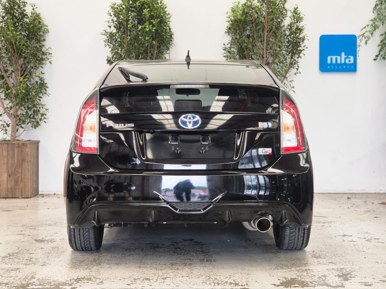 2012 Toyota Prius thumbnail