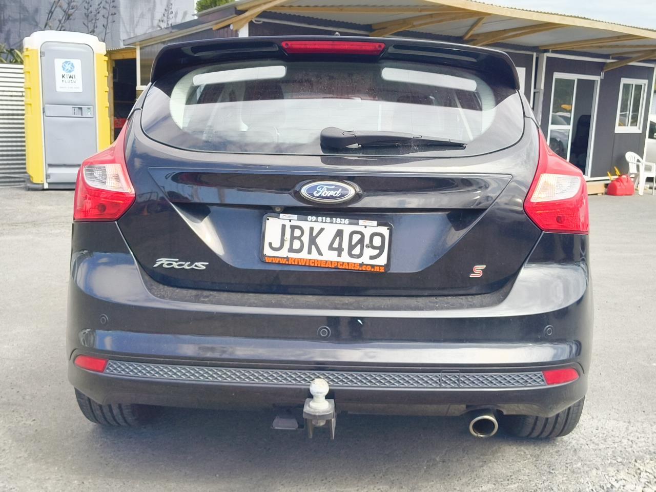 2015 Ford Focus thumbnail