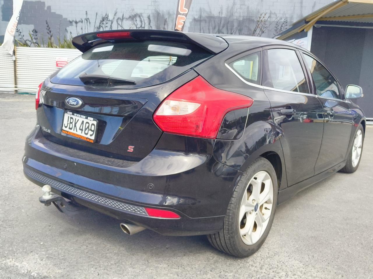 2015 Ford Focus thumbnail