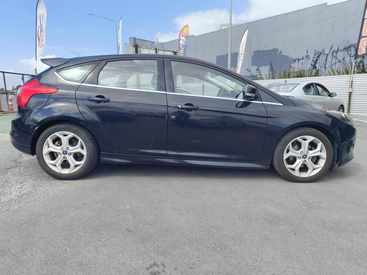 2015 Ford Focus thumbnail