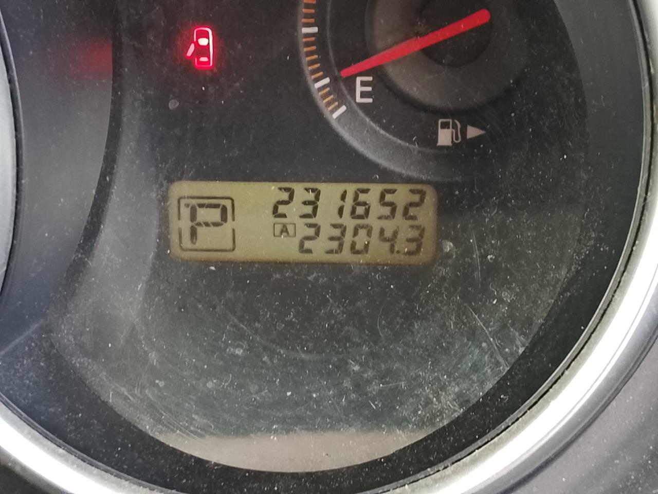 2005 Nissan Tiida thumbnail
