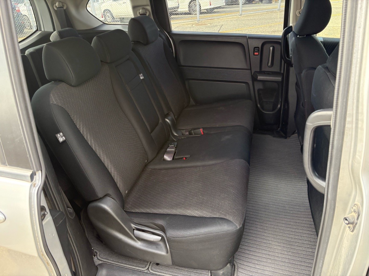 2013 Honda Freed thumbnail