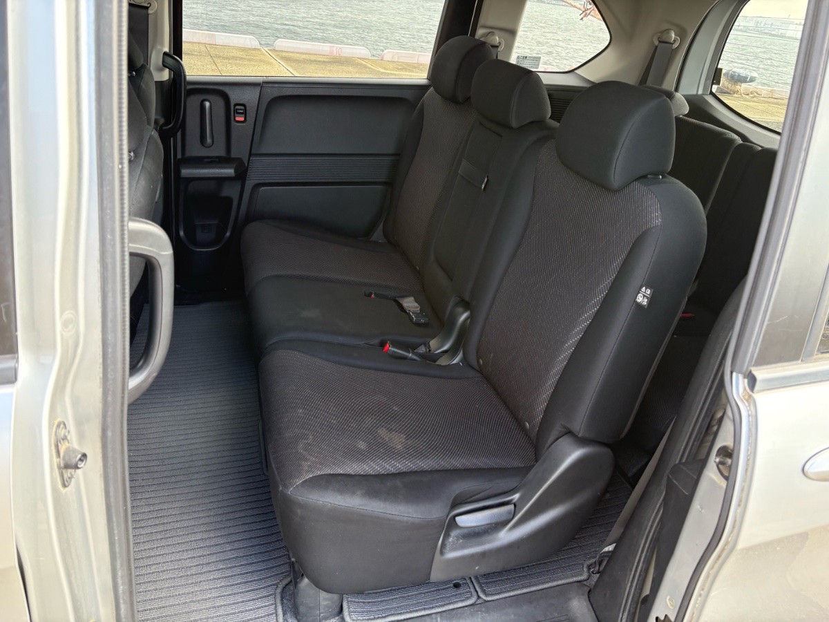 2013 Honda Freed thumbnail