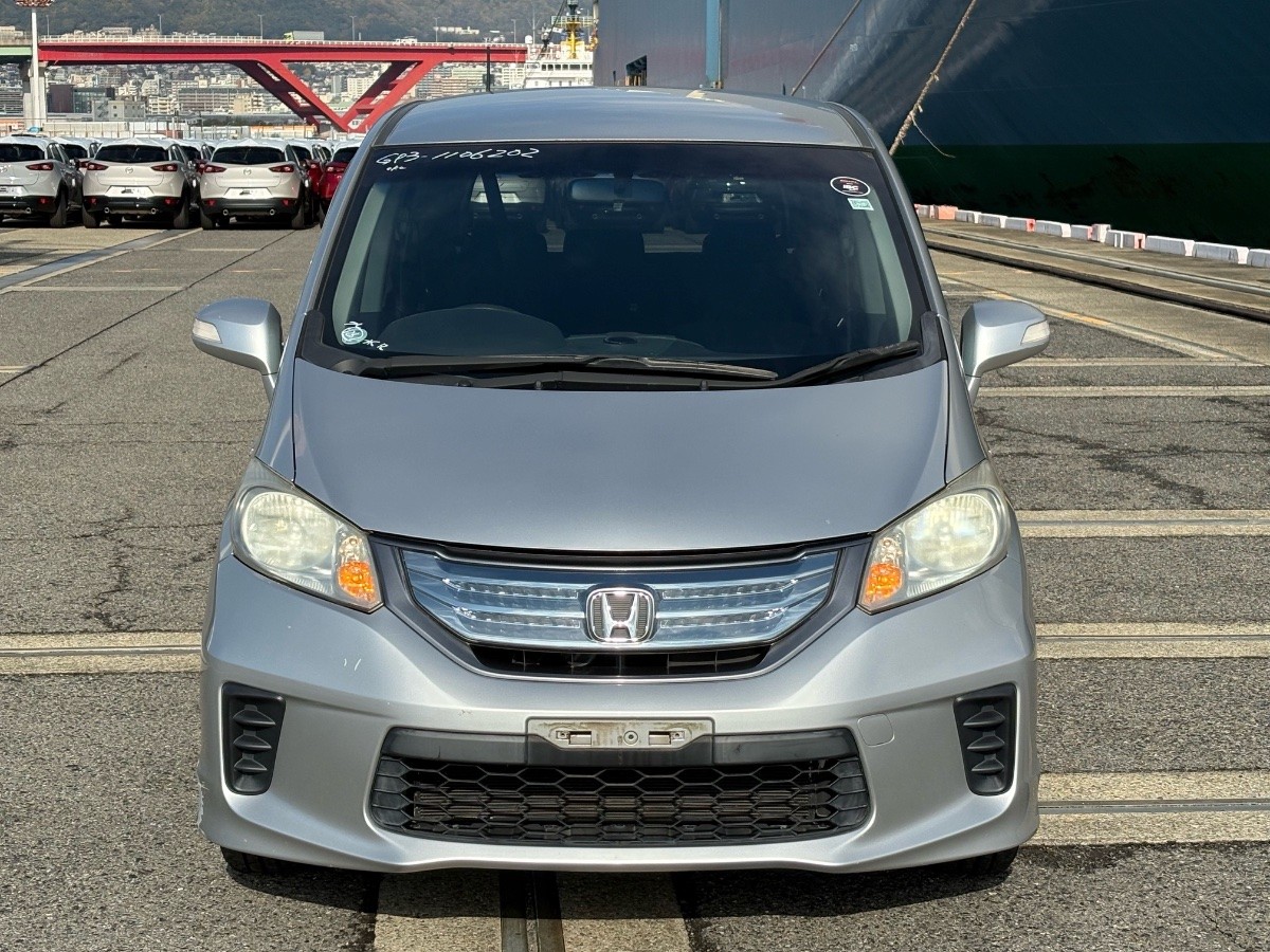 2013 Honda Freed thumbnail