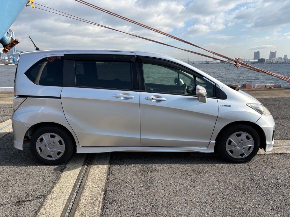 2013 Honda Freed thumbnail