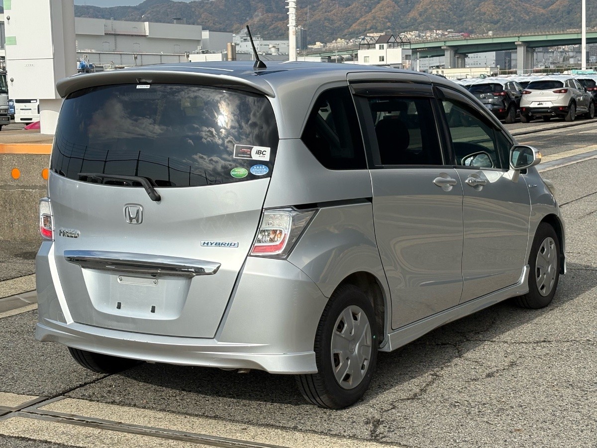 2013 Honda Freed thumbnail