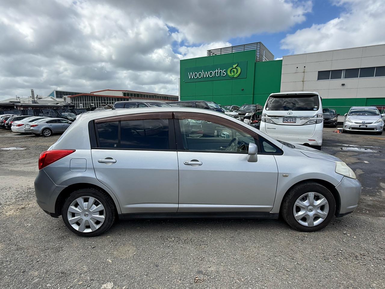2006 Nissan Tiida thumbnail
