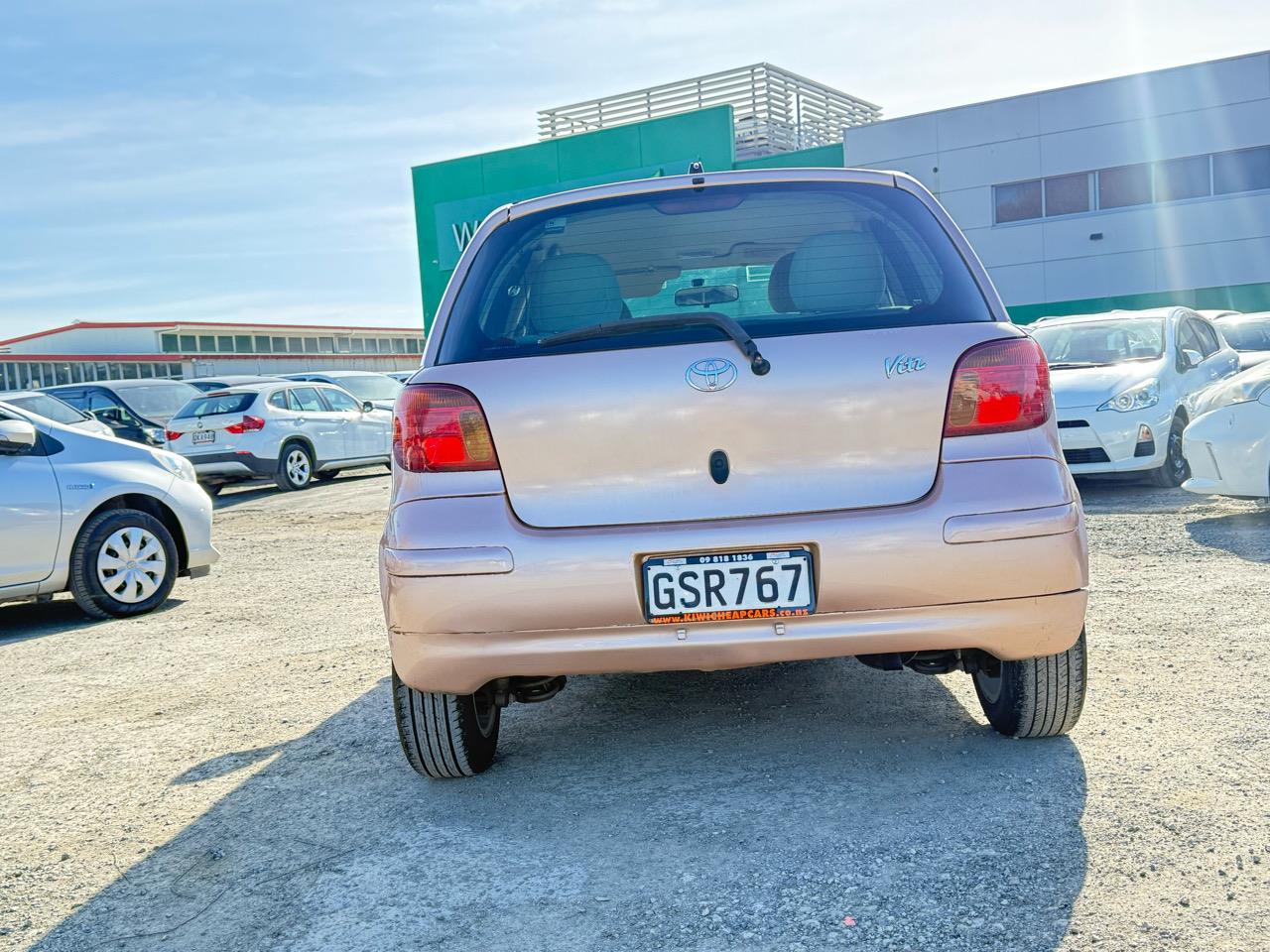 2004 Toyota Vitz thumbnail