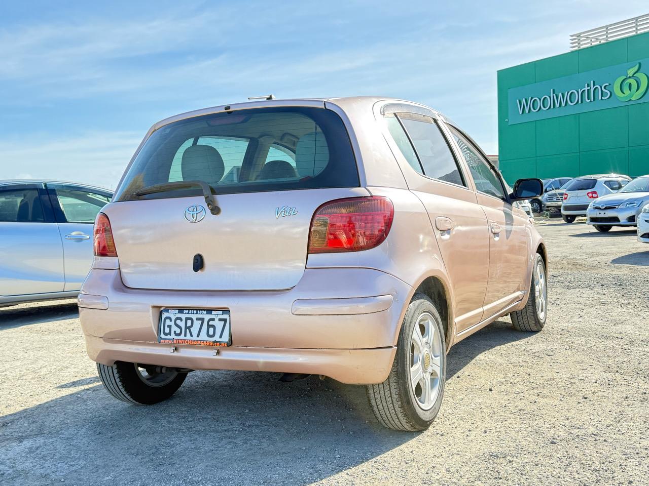 2004 Toyota Vitz thumbnail