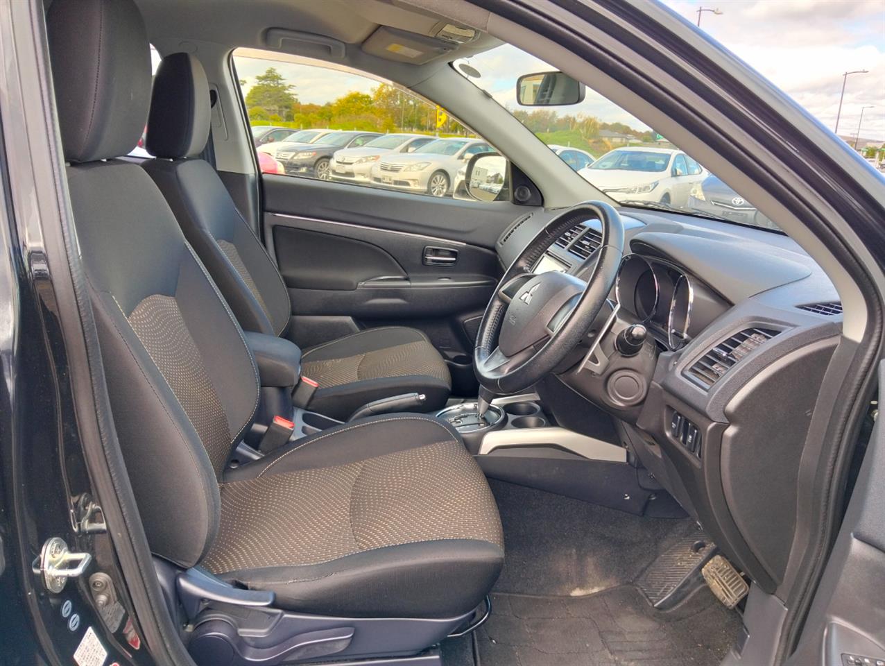 2013 Mitsubishi RVR thumbnail