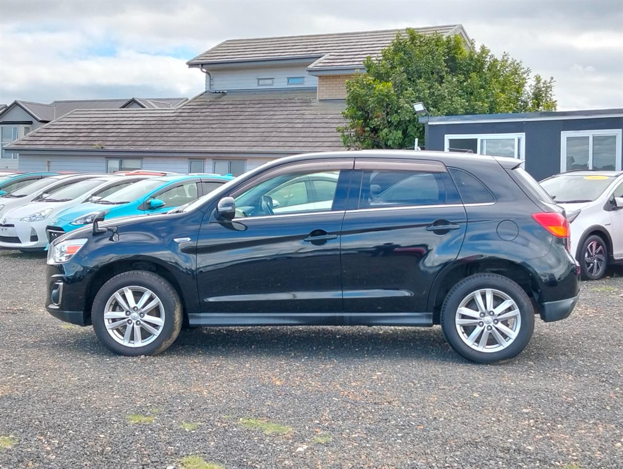 2013 Mitsubishi RVR thumbnail