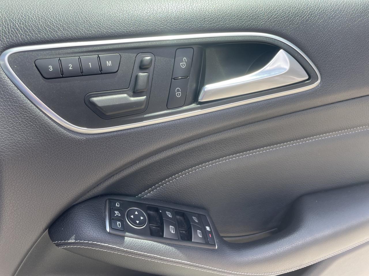 2012 Mercedes-Benz B thumbnail