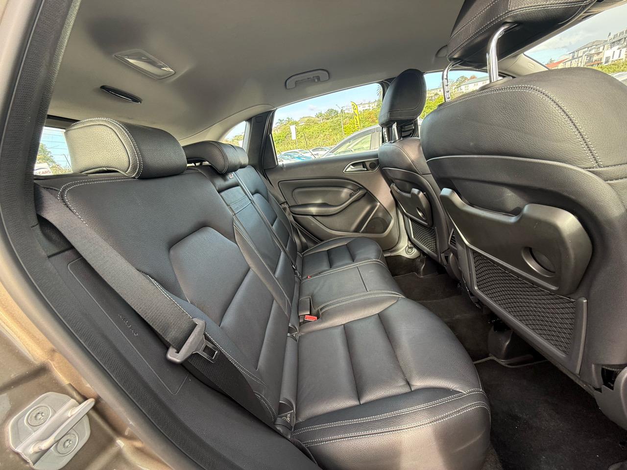 2012 Mercedes-Benz B thumbnail