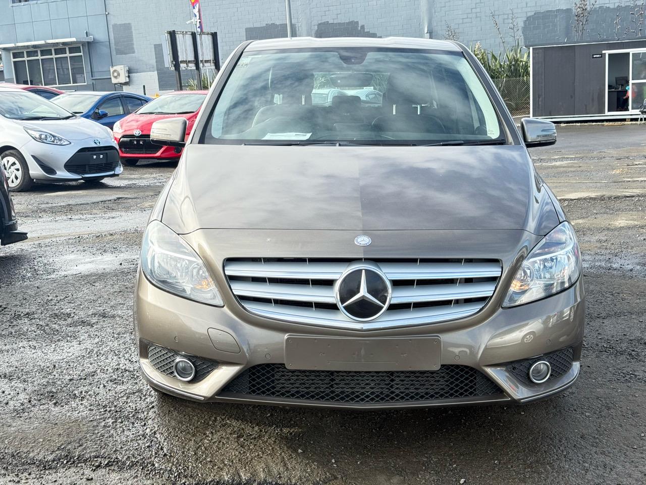 2012 Mercedes-Benz B thumbnail