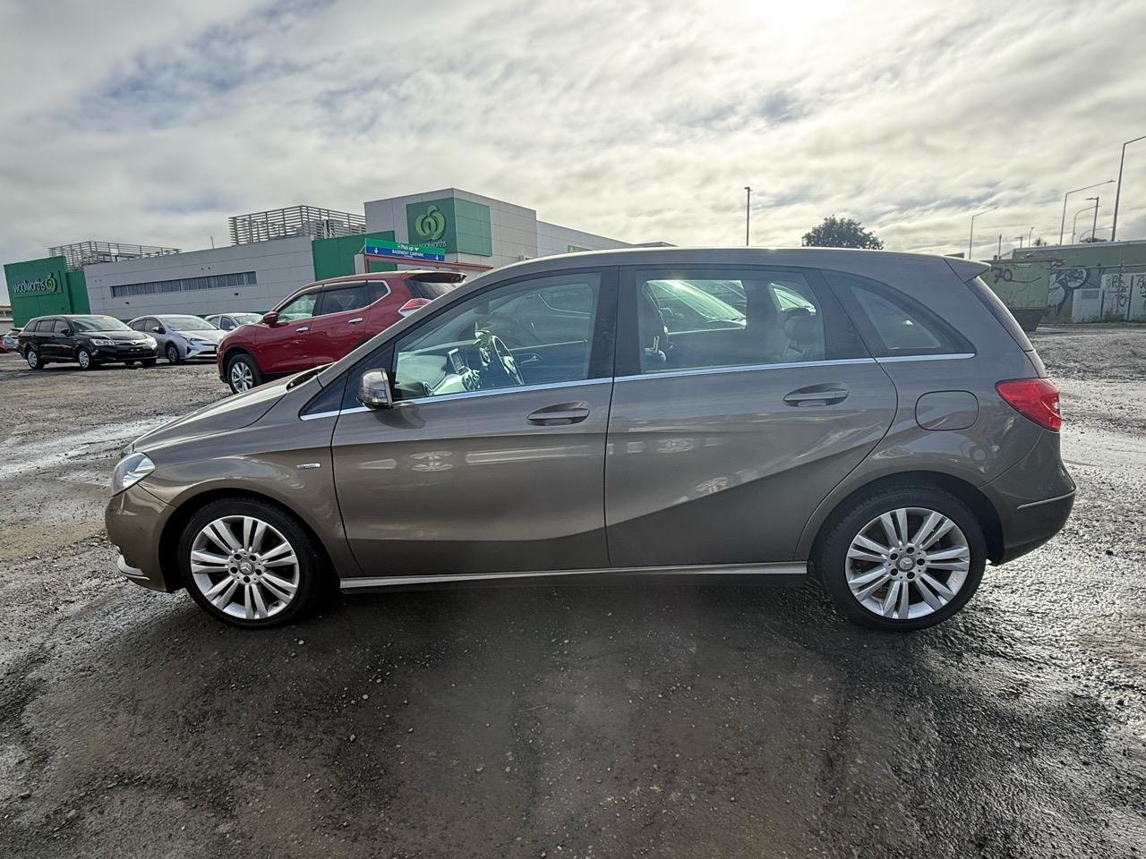 2012 Mercedes-Benz B thumbnail