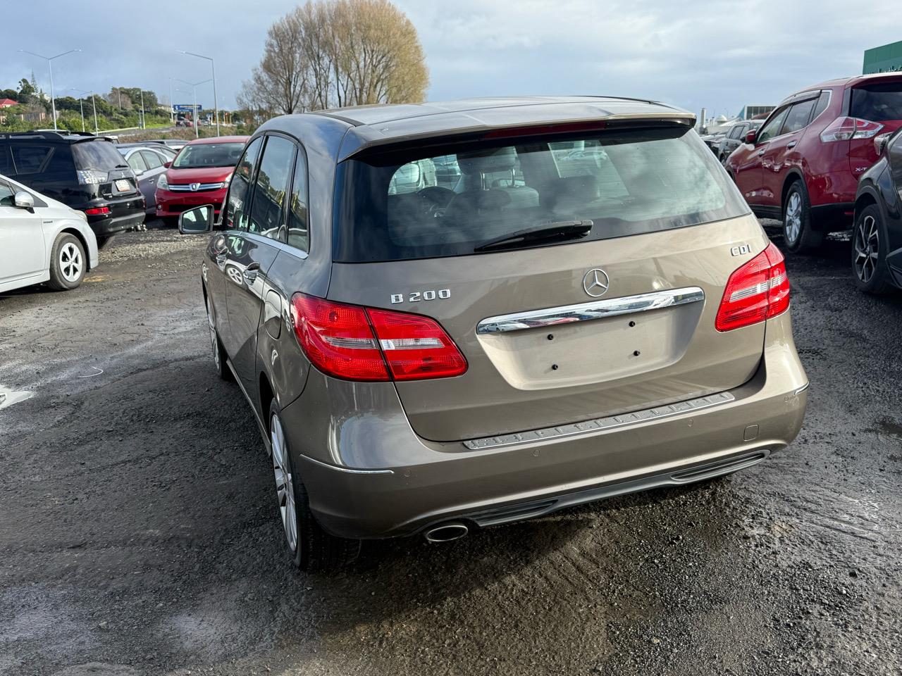 2012 Mercedes-Benz B thumbnail