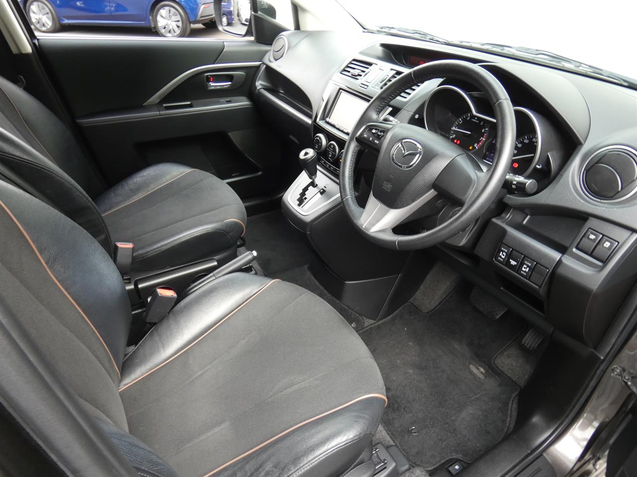 2016 Mazda Premacy thumbnail