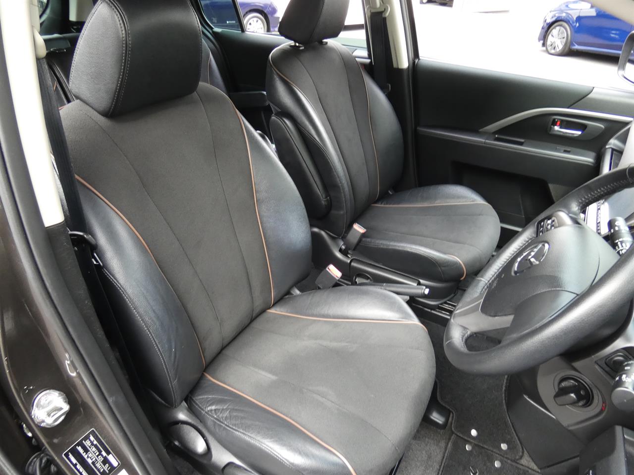 2016 Mazda Premacy thumbnail