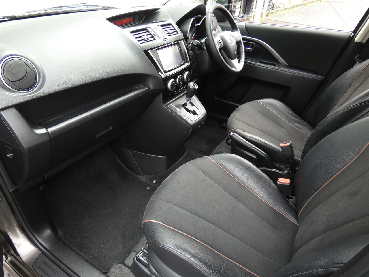2016 Mazda Premacy thumbnail