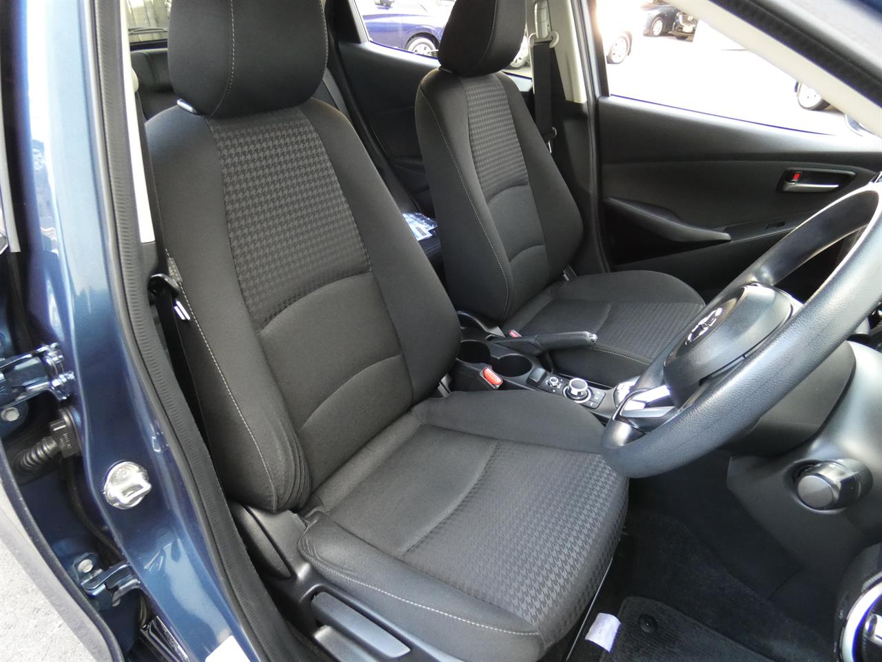 2018 Mazda DEMIO thumbnail