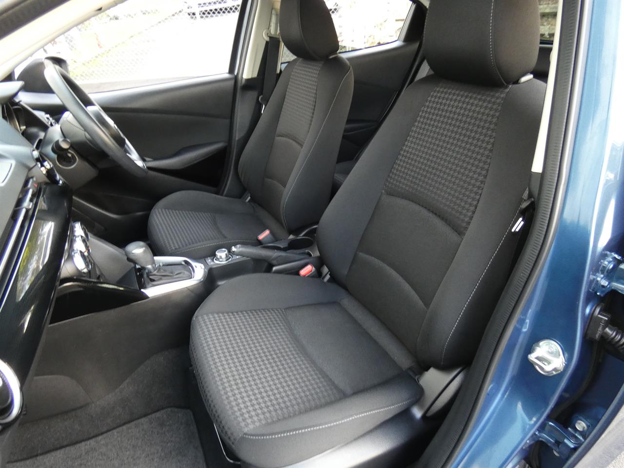 2018 Mazda DEMIO thumbnail