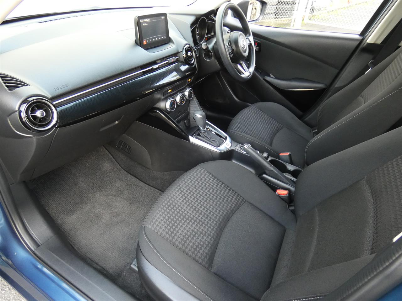 2018 Mazda DEMIO thumbnail