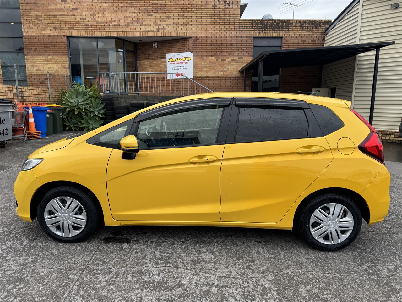 2018 Honda Fit thumbnail