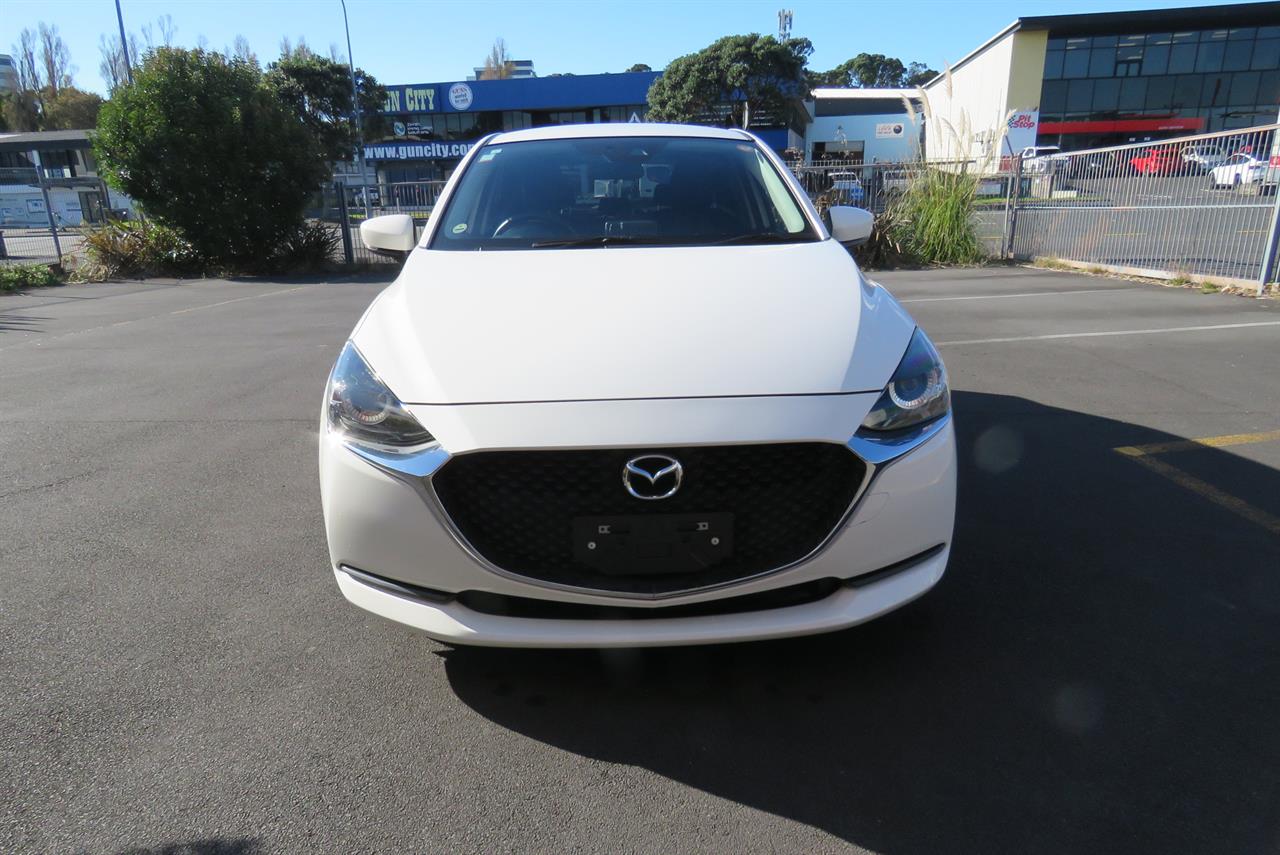 2021 Mazda 2 thumbnail