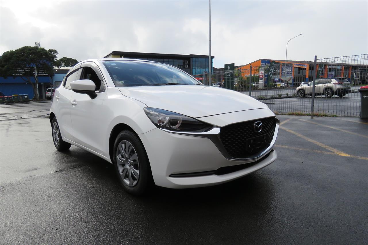 2021 Mazda 2 thumbnail