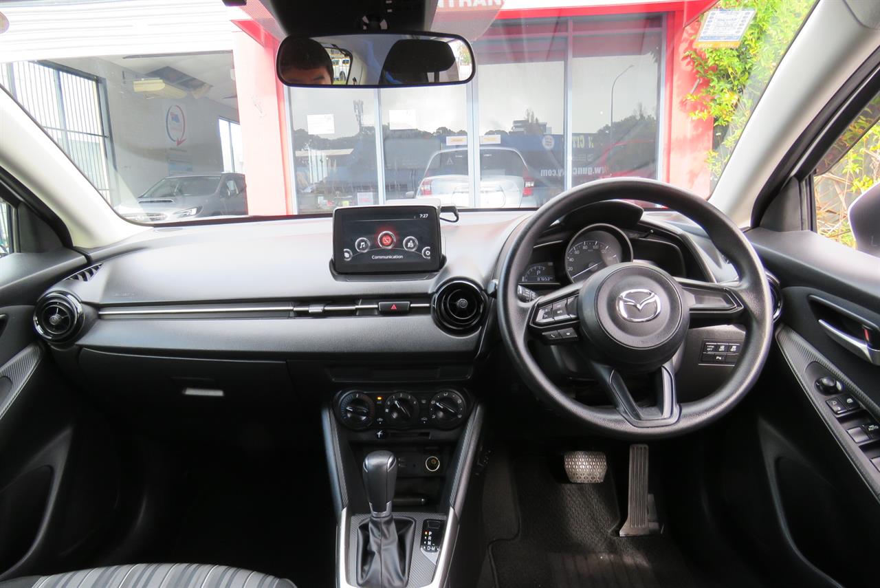 2021 Mazda 2 thumbnail