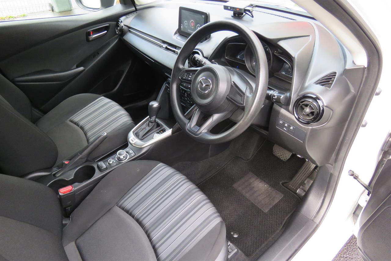 2021 Mazda 2 thumbnail