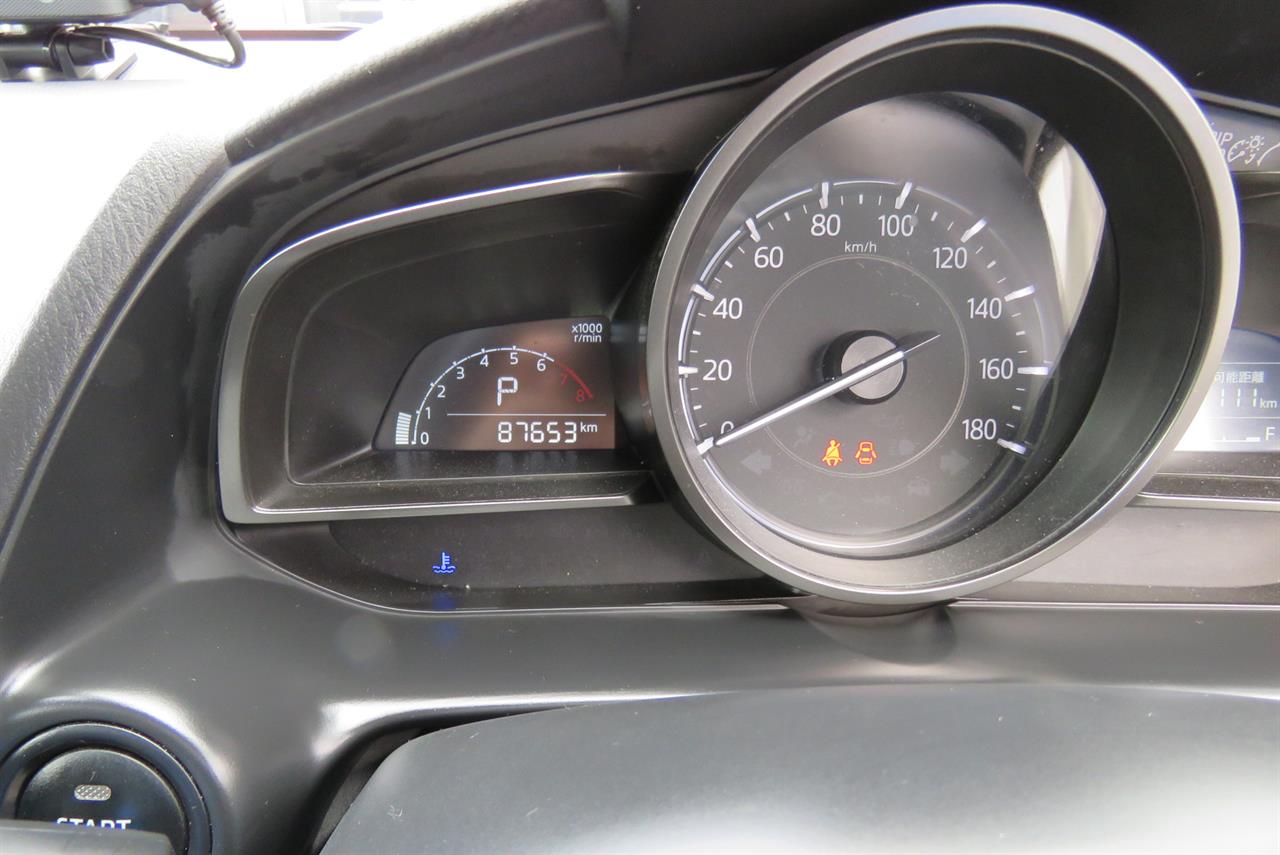 2021 Mazda 2 thumbnail