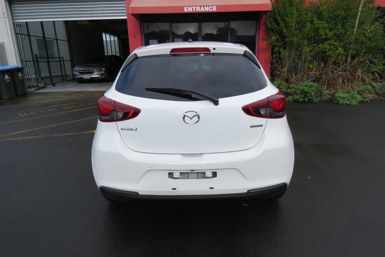 2021 Mazda 2 thumbnail