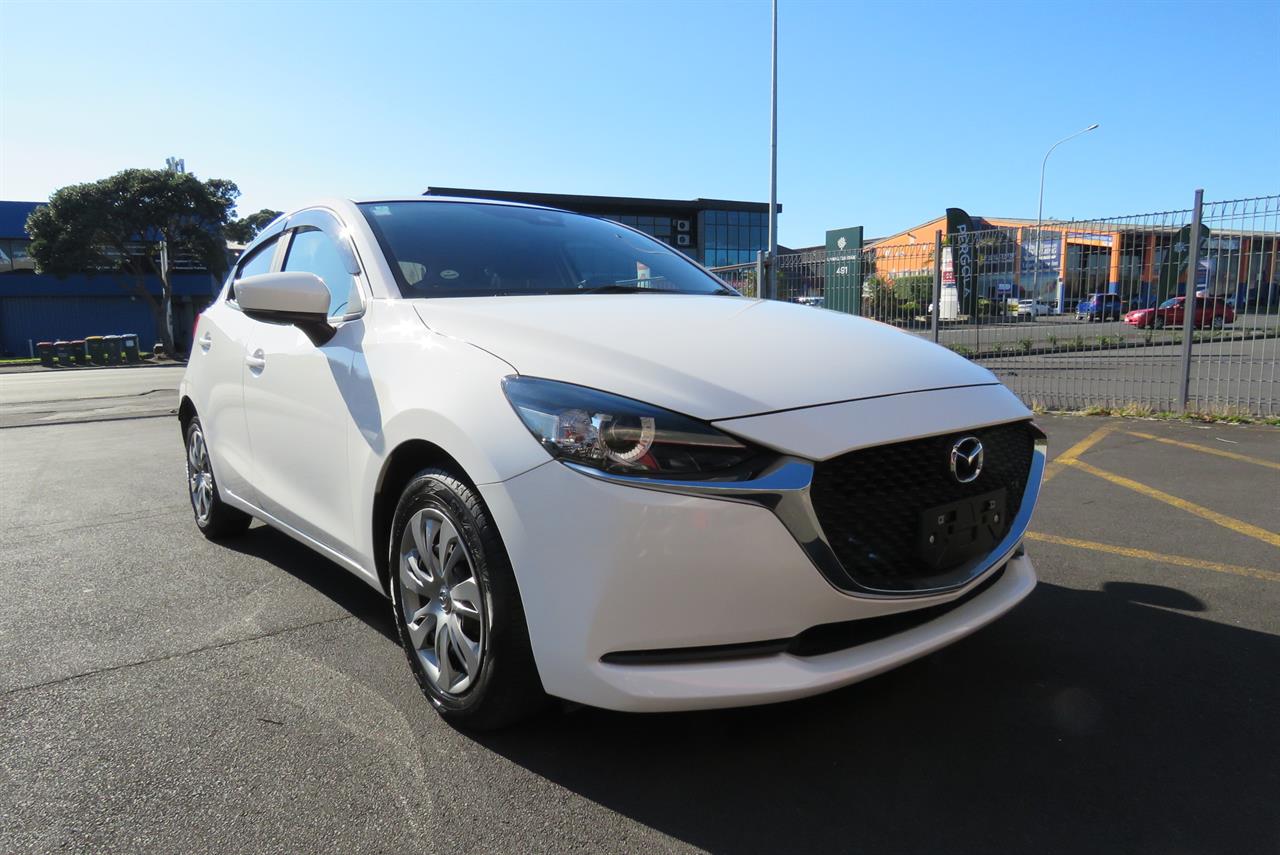 2020 Mazda 2 thumbnail