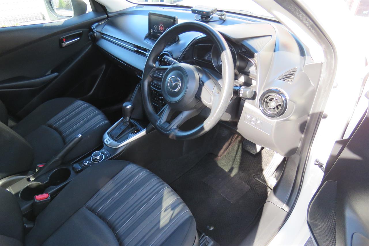 2020 Mazda 2 thumbnail