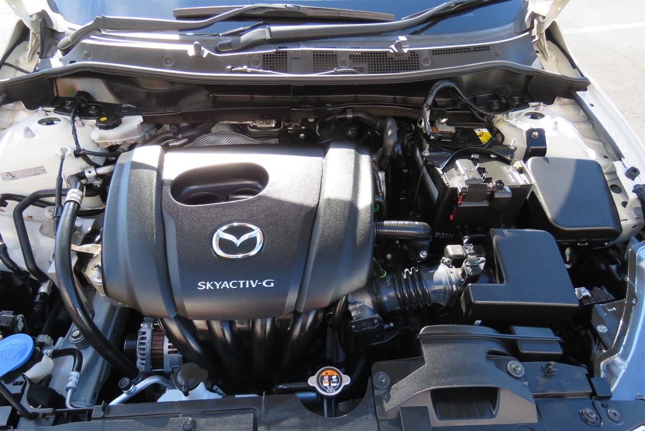 2020 Mazda 2 thumbnail