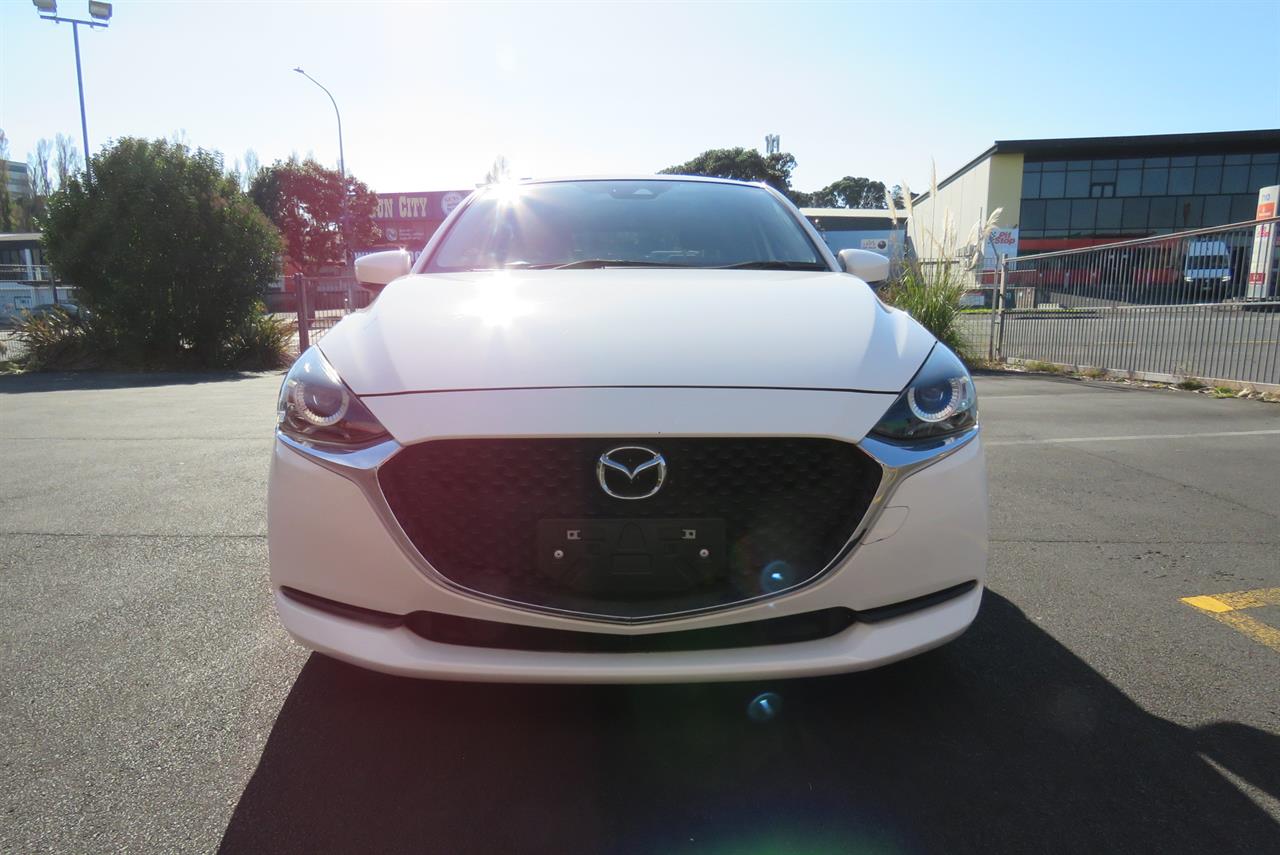 2020 Mazda 2 thumbnail