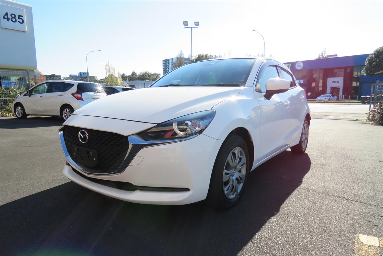 2020 Mazda 2 thumbnail