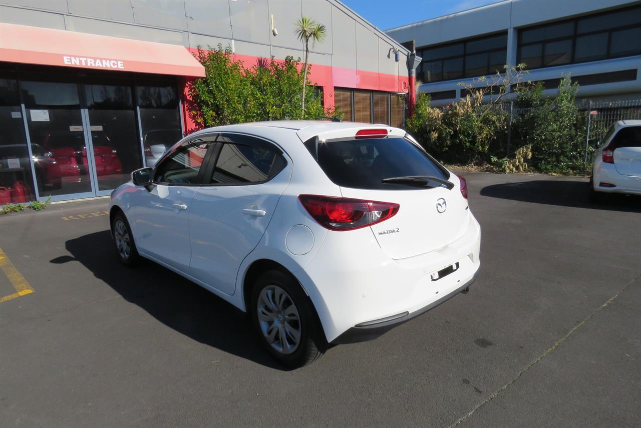 2020 Mazda 2 thumbnail