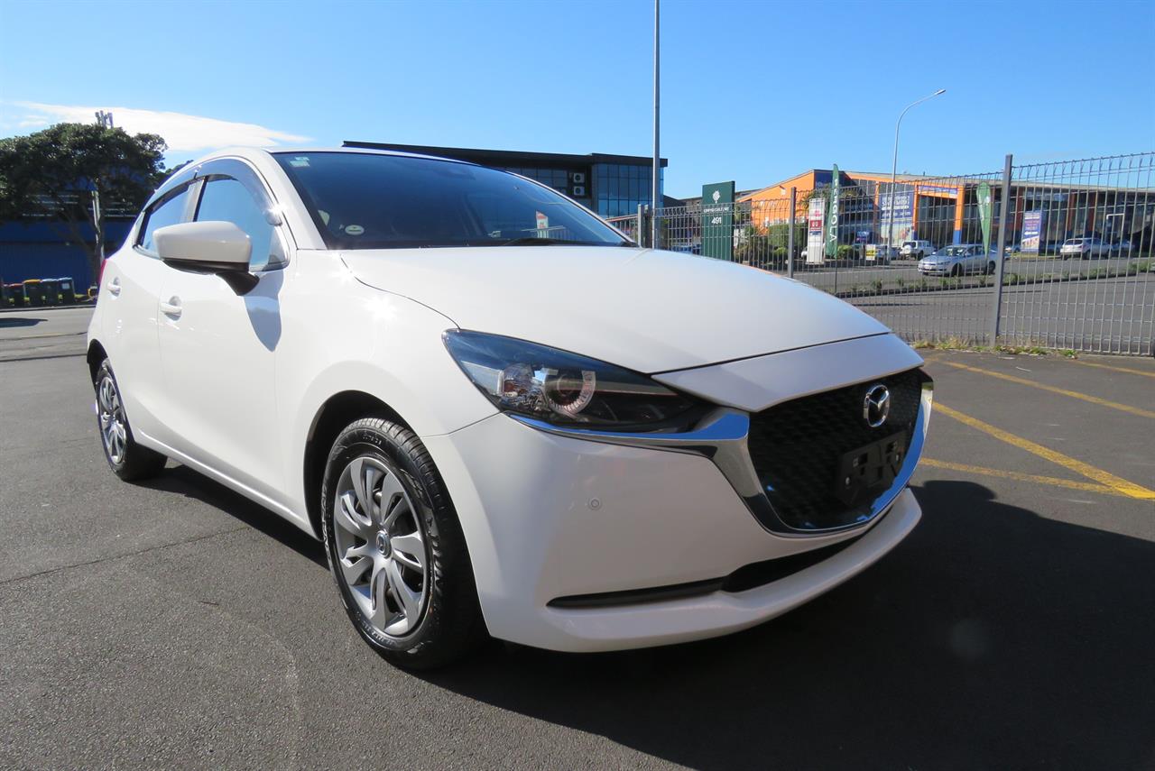 2020 Mazda 2 thumbnail