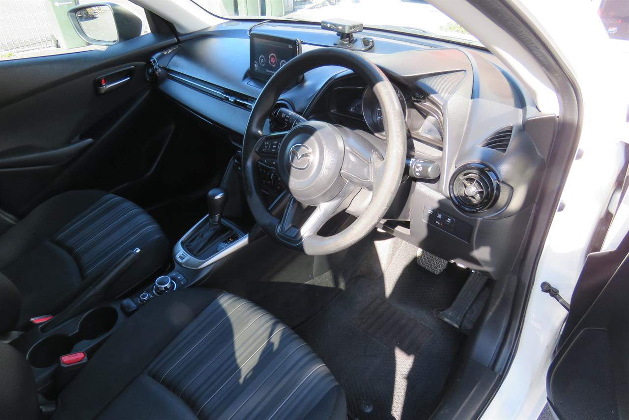 2020 Mazda 2 thumbnail