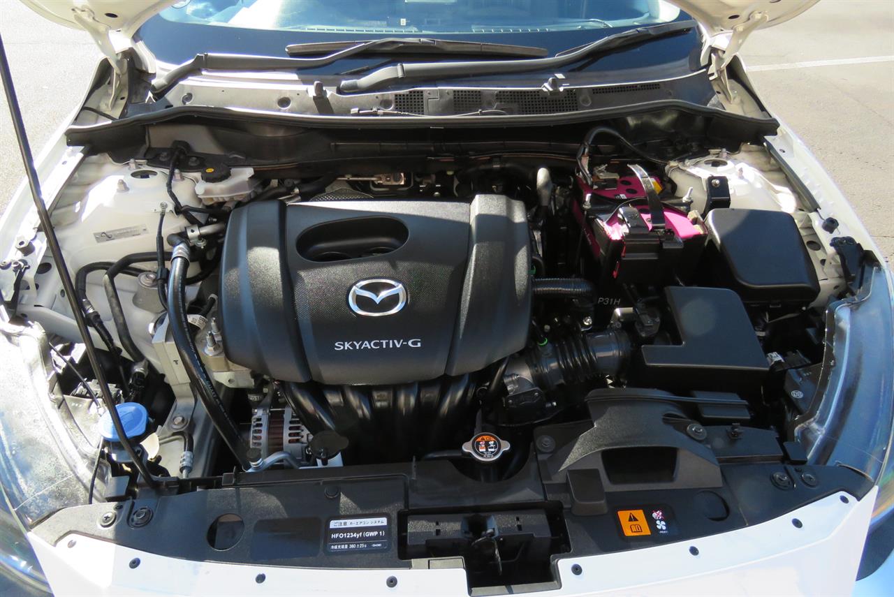 2020 Mazda 2 thumbnail