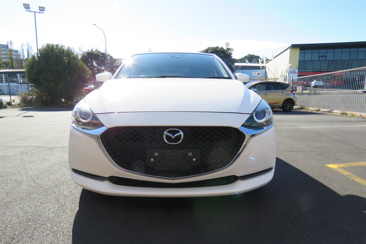 2020 Mazda 2 thumbnail