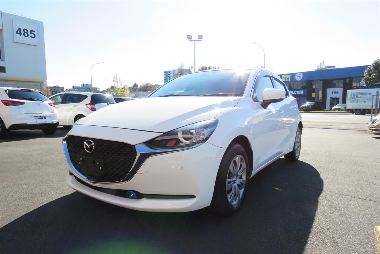 2020 Mazda 2 thumbnail