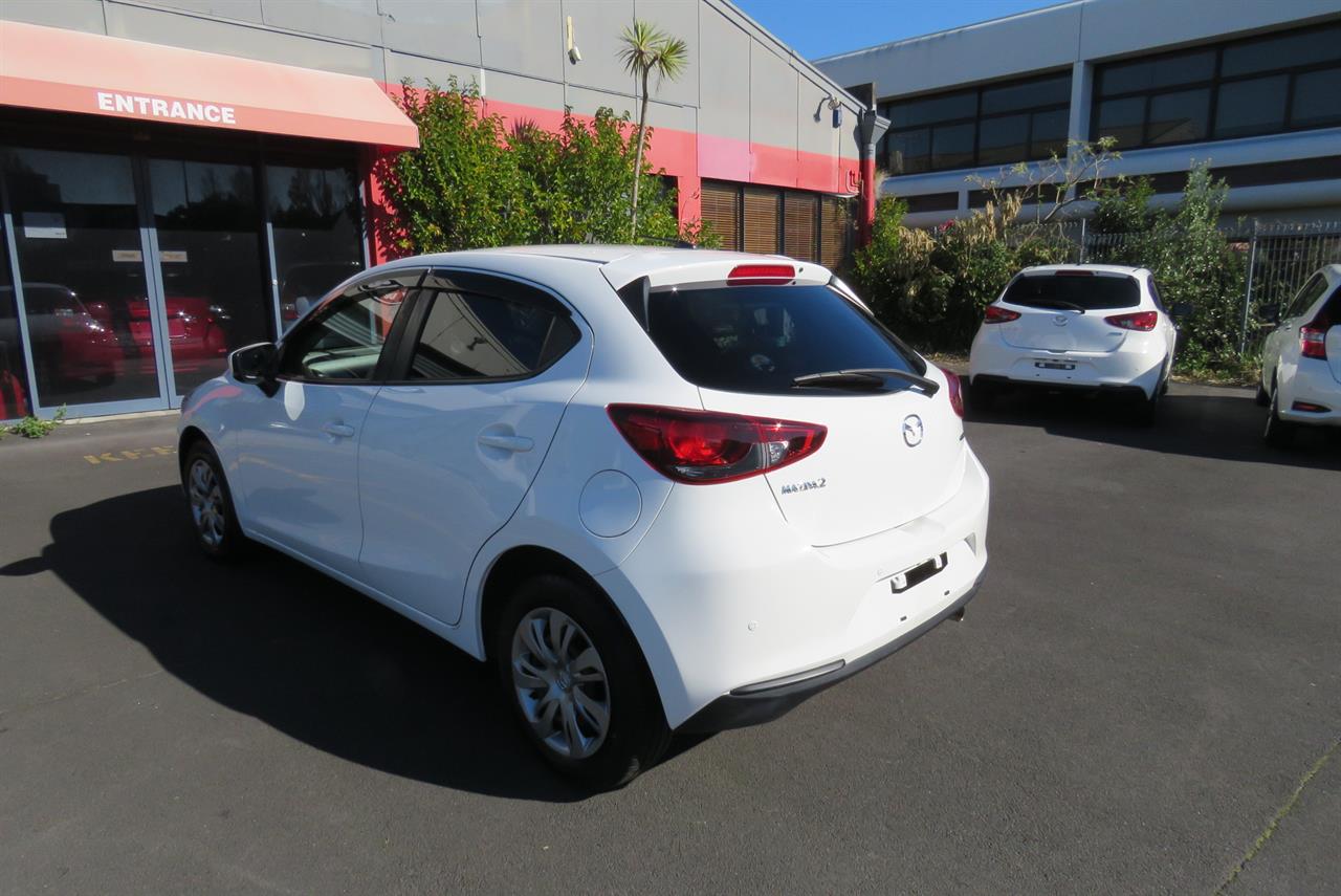 2020 Mazda 2 thumbnail