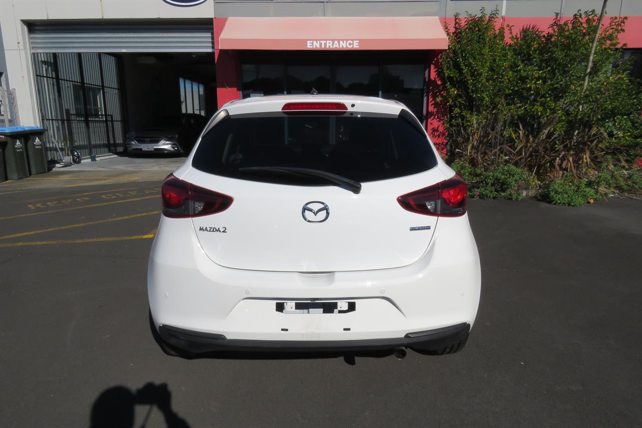 2020 Mazda 2 thumbnail