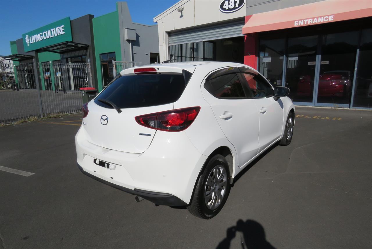 2020 Mazda 2 thumbnail