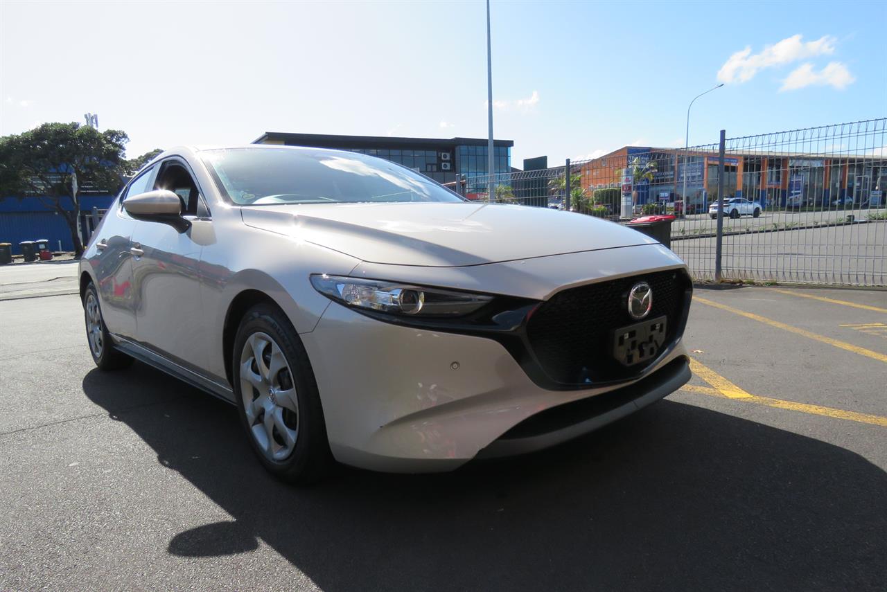 2023 Mazda 3 thumbnail