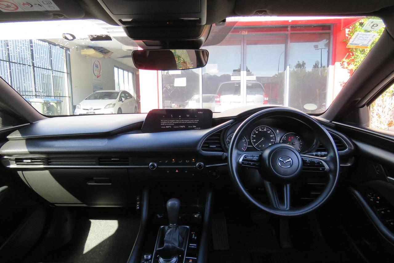 2023 Mazda 3 thumbnail