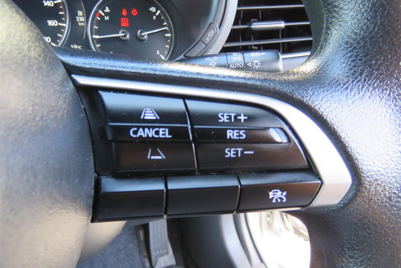 2023 Mazda 3 thumbnail